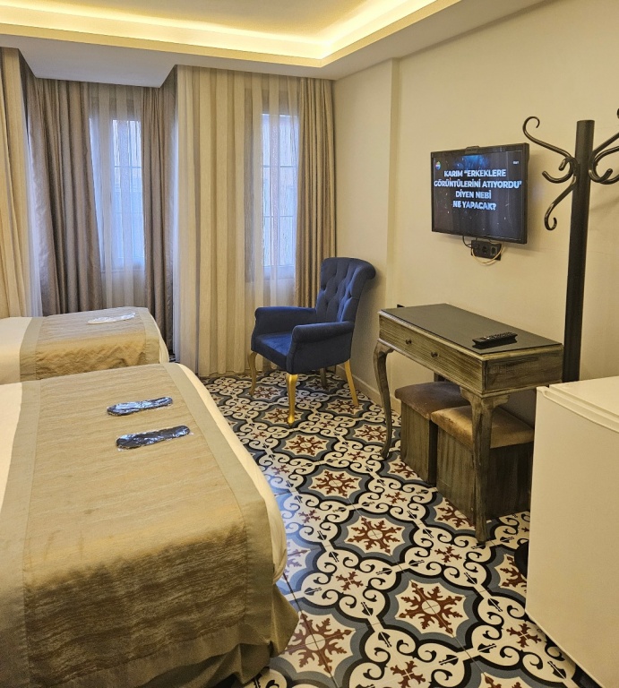 SUPERIOR ROOM