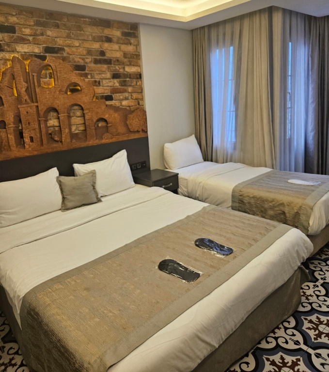 SUPERIOR TRIPLE ROOM