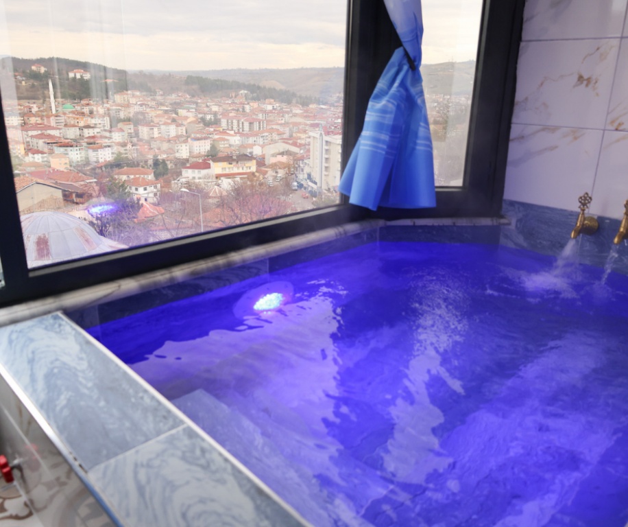 Otel Havuzlu Duble + 1 Oda Havuzları