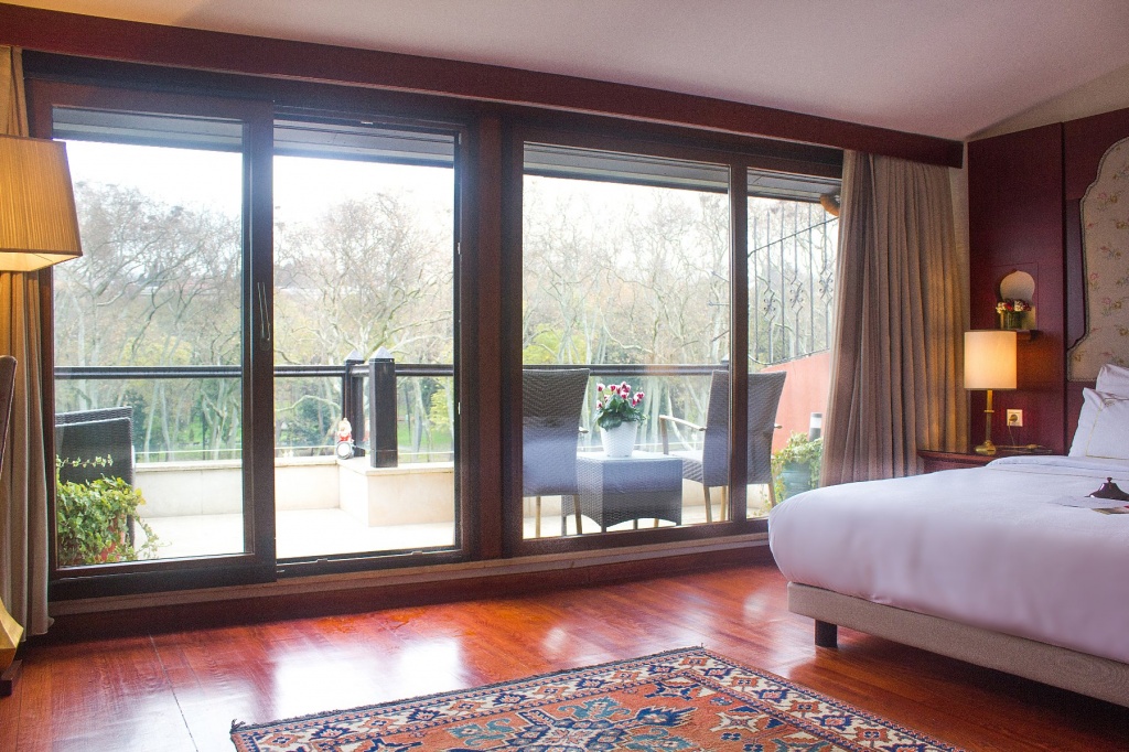 Deluxe Room with Terrace Balcony