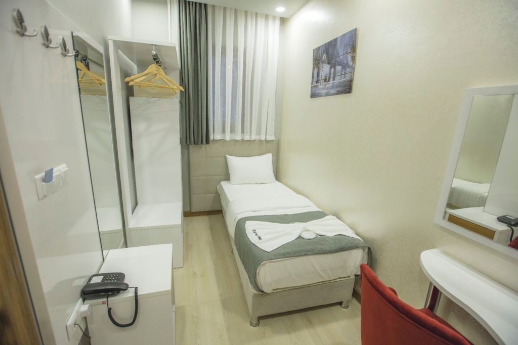 1 PERSON ROOM