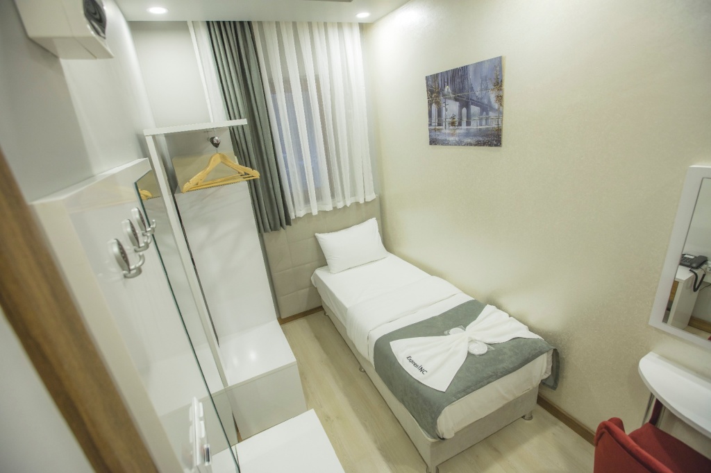 1 PERSON ROOM