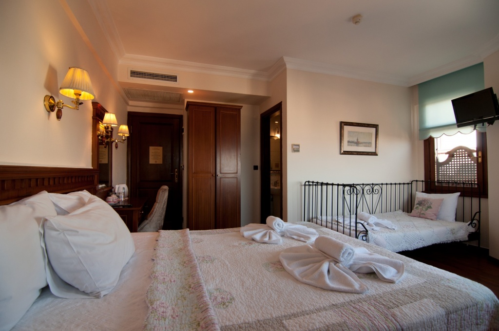 Triple Room