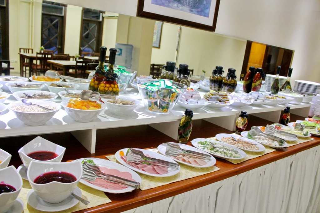Historia Open Buffet Breakfast