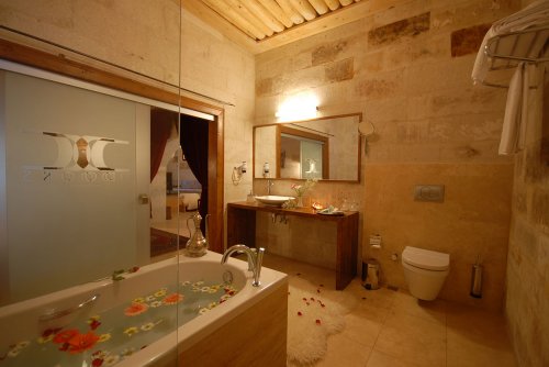 Doors Suite Room