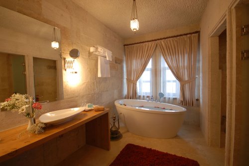 Doors Suite Room