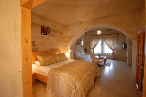 Doors Suite Room